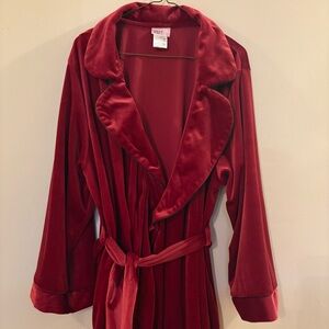 Vintage women’s Tomcat Luxurious Velvet Red Robe, size L